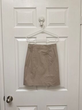 (Like New) Aritzia Taupe Straight mini Skirt - tight sexy stretching